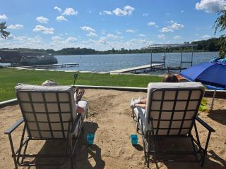 3Bed 2Bath Luxury Lake House on Myers Bay Private Pier Beach Firepit and Deck - 8