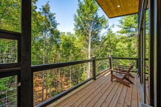 Honeyscape Treehouse HotTub Intimate Getaway Firepit - 3