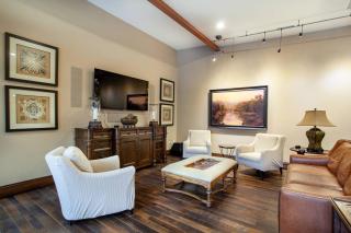 Luxurious Loft Overlooking Market Square - 2