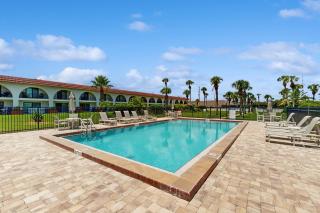Steps away from Beach & Pool a two-story townhome on Anastasia Island. - 2