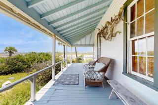 Fabulous oceanfront home with ocean view, WiFi, washer/dryer, & central AC - 9