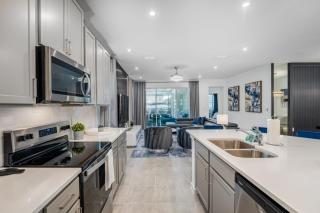 Solara Resort 6 Miles to Disney Private Pool, Game Room & Resort Access - 9