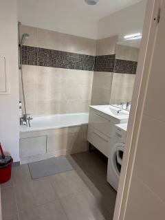 Appart Neuf Proche Versailles, Thoiry, France Miniature - 5