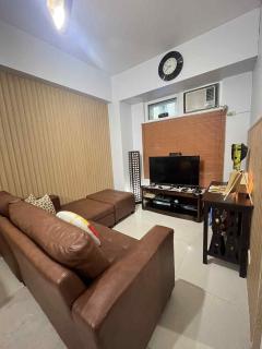 Cylos Place Eastwood Modern Condo Staycation - 0
