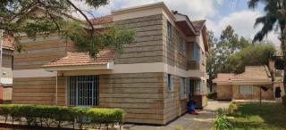 Axis Garden Suites 8-Bedroom Villa Near JKIA & SGR Sleeps 16 Private Garden Retreat in Syokimau - 1