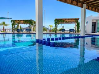 Indigo, Modern Apt Steps from Playa Brujas Beach - 5