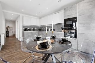 Fantastic 2 bed Flat with view IG11 - 2