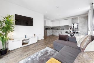 Fantastic 2 bed Flat with view IG11 - Barking - 1