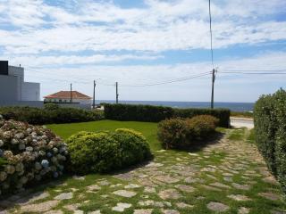First-Line Oceanfront House in Moledo - 4