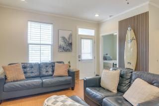 half Mi to Galveston Beach Seawall Retreat with Pool - 6