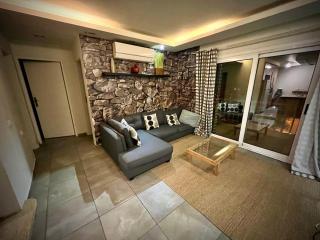 72/41/42 · Cozy Chic 2BR-Serviced Apt in Madinaty compound - 0