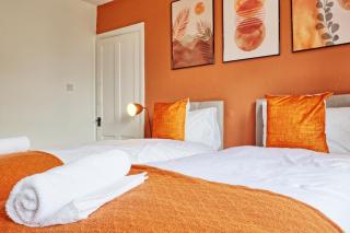 3 Bedroom Property, Free Parking for 3 Vehicles - 8