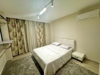 124/4/32 · Luxurious 3BR-Stunning Patio&View+5G Wifi Madinaty - 2