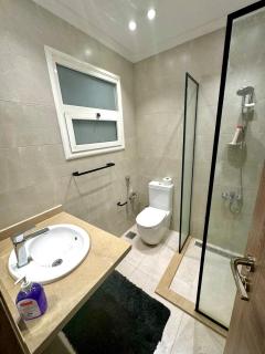 124/4/32 · Luxurious 3BR-Stunning Patio&View+5G Wifi Madinaty - 1