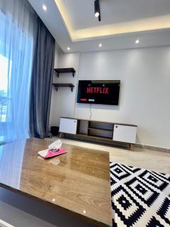 121/14/3 · Stylish Luxury 2BR AptMadinty+Patio (Super Comfy) - 9