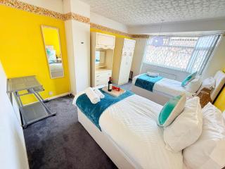 Homey 4 bedroom house for families or large groups - Canley - 7