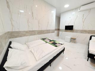 Elegant Vienna Apartments in Prime Location Steps from Danube & Prater YB4 - 0