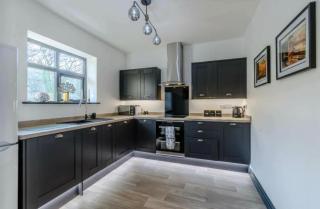 The Chatsworth Sleeps 6 King Size Beds - 8