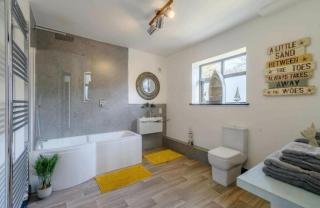 The Chatsworth Sleeps 6 King Size Beds - 7