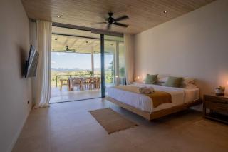 Chic 3BR Private Terrace & Nature Views - 9