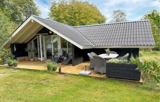 3 Bedroom Awesome Home In Ebeltoft - Ebeltoft - 1