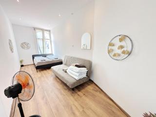 Lovely Apartment - 15 Min from Airport & City Center, 5 Min from Vienna Main-Bus Station EZ10b - Vienne - 0