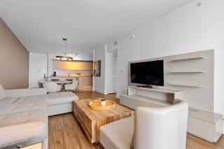High-End Apartment in a Luxury Resort with Gorgeous Amenities - 3