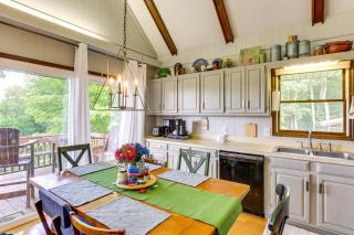 Deck, Fire Pit, Games Family Escape Near Boone - 1