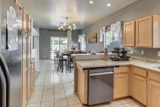4 Mi to Las Vegas Strip Home with Covered Patio! - 2