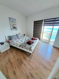 Seafront Bedroom in Sliema - 1