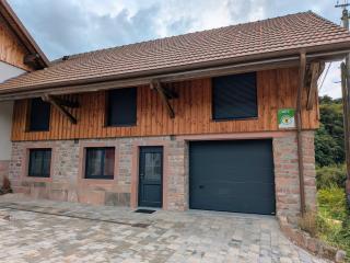 Gîte moderne et rénové avec carport et local à ski au calme près des Vosges - FR-1-589-342 - 0