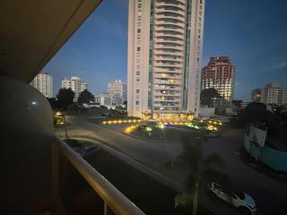 Moderno Apartamento entero a metros de la playa brava - 1