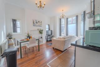 Leicester Luxury Apartment - St James - 5