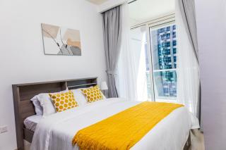 Cozy 1BR Apartment with Water View Business Bay - 2