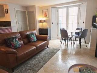 Seaside Serenity in a Historic 1830s Gem Sleeps 4 - 9
