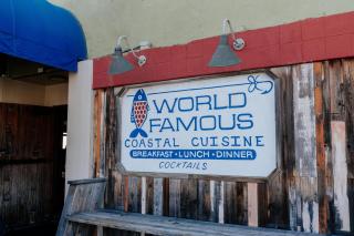 Surfer Beach Hotel - 2