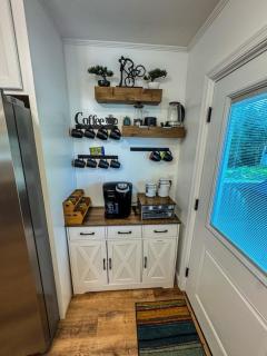 Welcome to the Vibe-3BR -10 Acre -Brick House on Courthouse - - 4