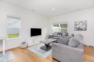 NewDuplex! 6Bed 5Bath - HotTubs - Sleeps 12! - 7