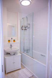 Mory Homes Modern 2 BDR Flat Private Parking in Central MK - Milton Keynes - 9