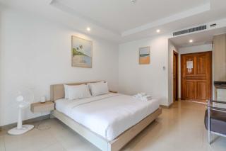 C233 Condo 650m Surin 1BR with Pool &Gym Prime Location - 4
