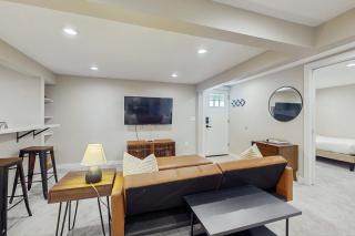 Husky Haven - Seattle - 5