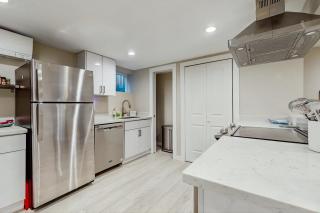 Husky Haven - Seattle - 5