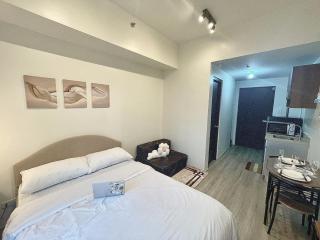 Modern Studio at The Median - HI-speed WIFI, Netflix, and near IT Park - 1