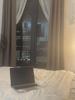 Modern Studio at The Median - Hi speed WIFI, Netflix & Prime, Near IT Park - 5