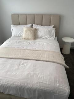 Springvale 3 Bedroom Town House - Best Location - 5