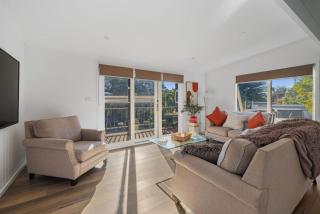 Coastal Charm on Crichton - 0