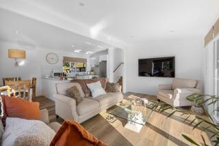 Coastal Charm on Crichton - 8