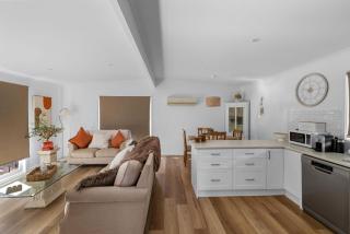 Coastal Charm on Crichton - 4