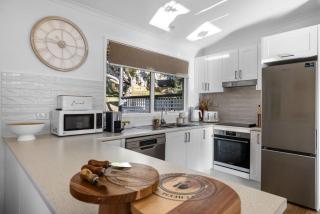 Coastal Charm on Crichton - 3