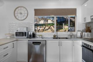 Coastal Charm on Crichton - 1